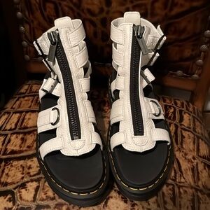 Dr Martens OLSON ZIPPED LEATHER STRAP SANDALS size 9